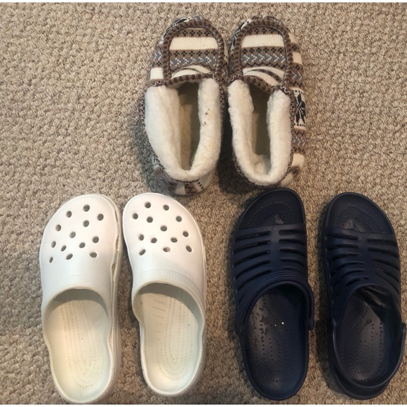 Croc like slides 1 blue sz 10 1 white sz 8 slippers sz large used - Picture 1 of 10